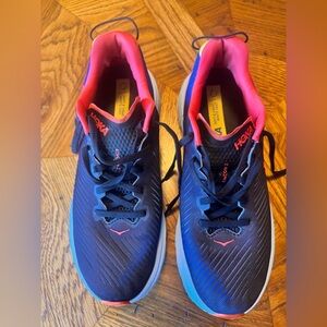 Hoka Rincon 3 running shoes (US 8.5)